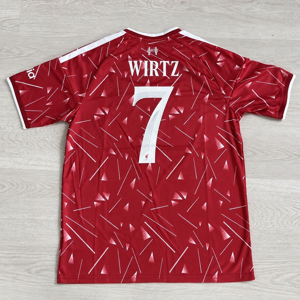 Liverpool Wirtz #7 Home Soccer Jersey Fan Version size XL